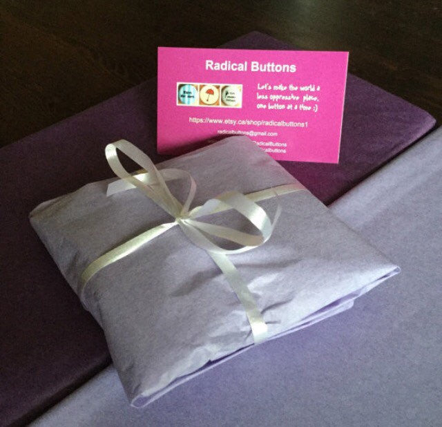 Full moon pocket mirror - Radical Buttons