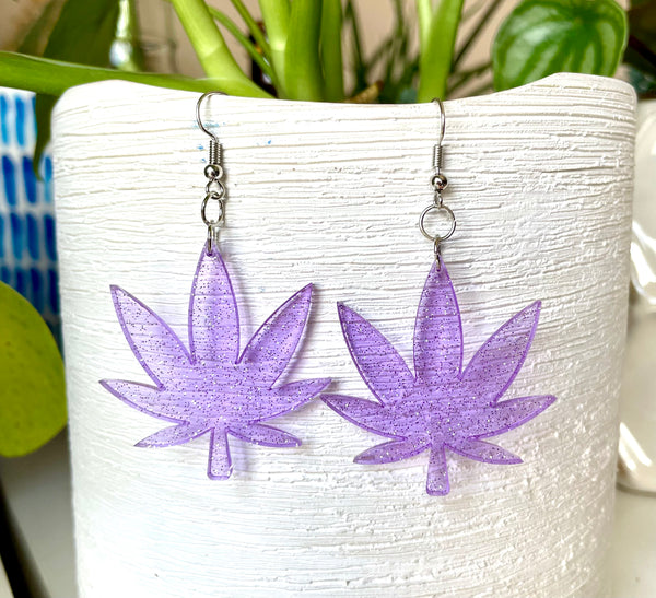 Weed leaf glitter earrings