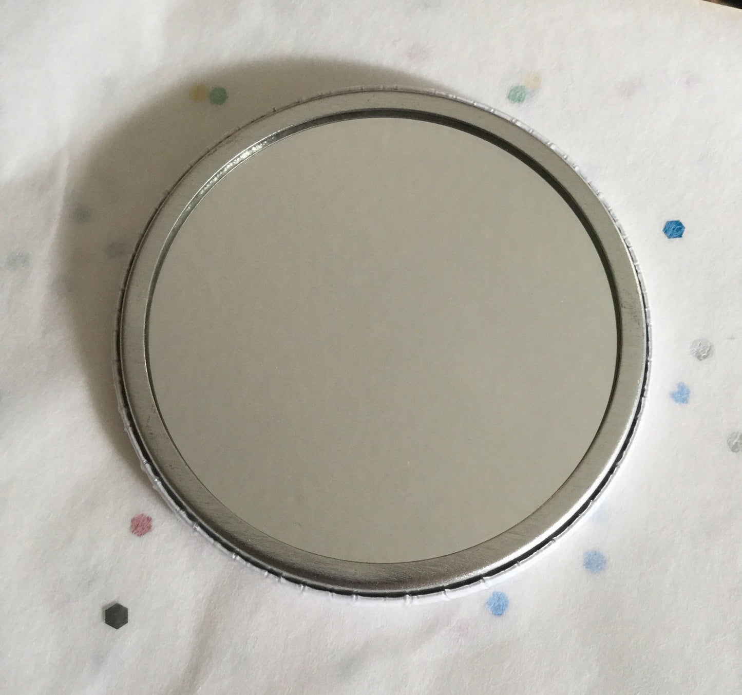 Full moon pocket mirror - Radical Buttons