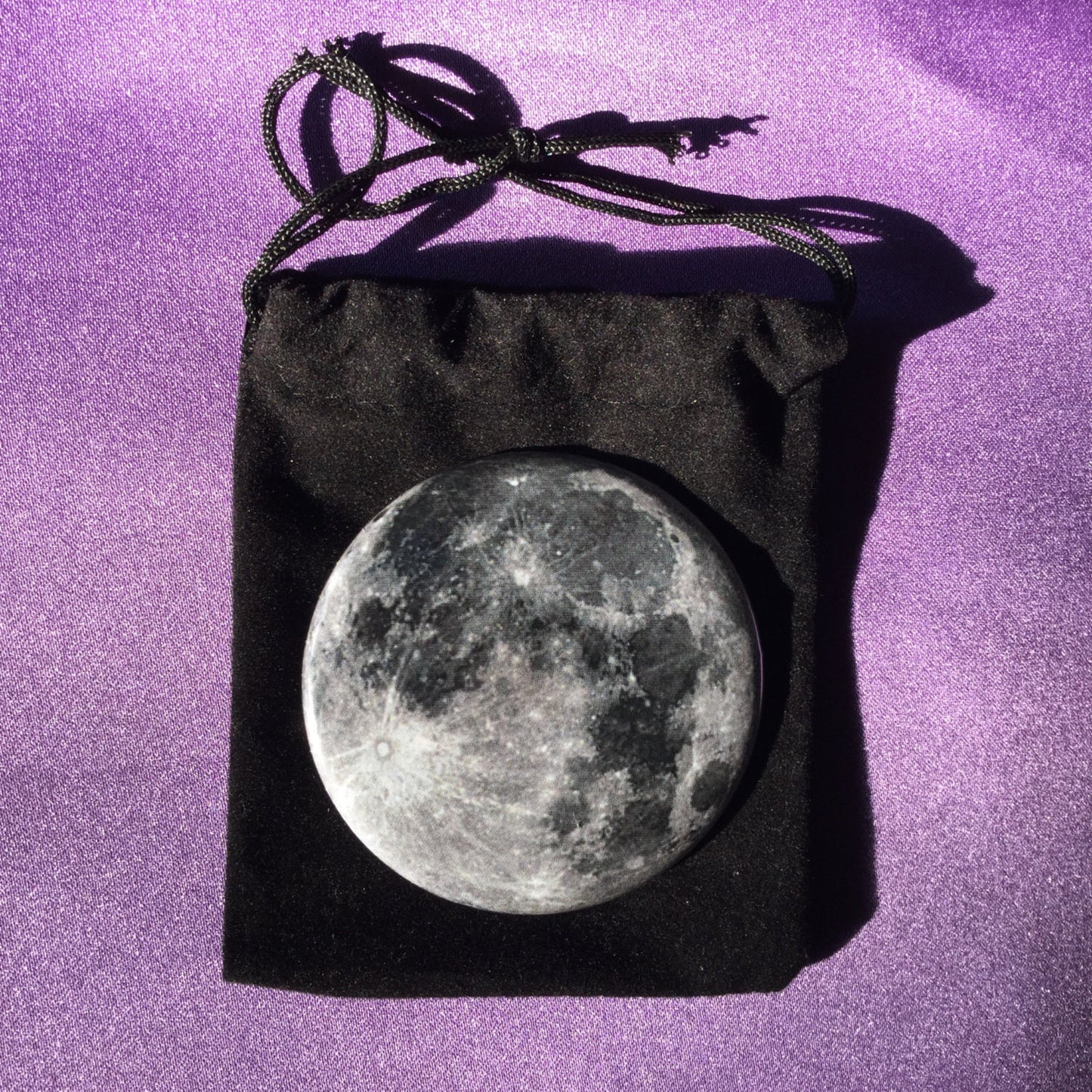 Full moon pocket mirror - Radical Buttons
