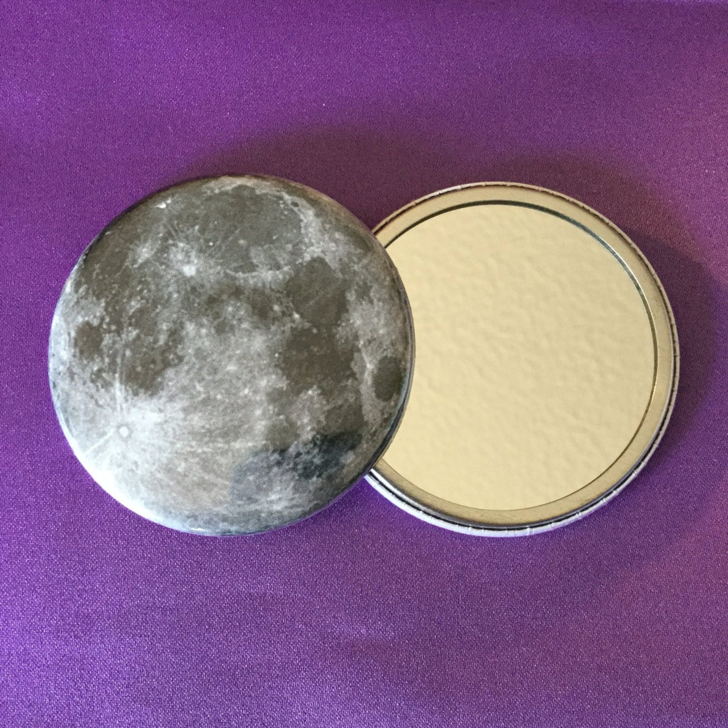 Full moon pocket mirror - Radical Buttons